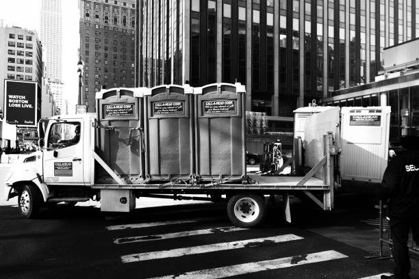 Best Porta potty delivery and setup  in Midway, AR